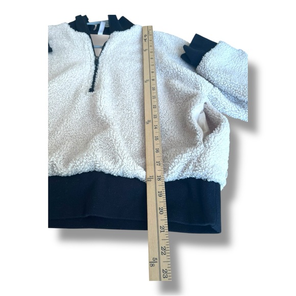 Fabletics Dream Polar Fleece Pullover 1/2 Zip Cream Black Cropped Small Pockets - Picture 8 of 11